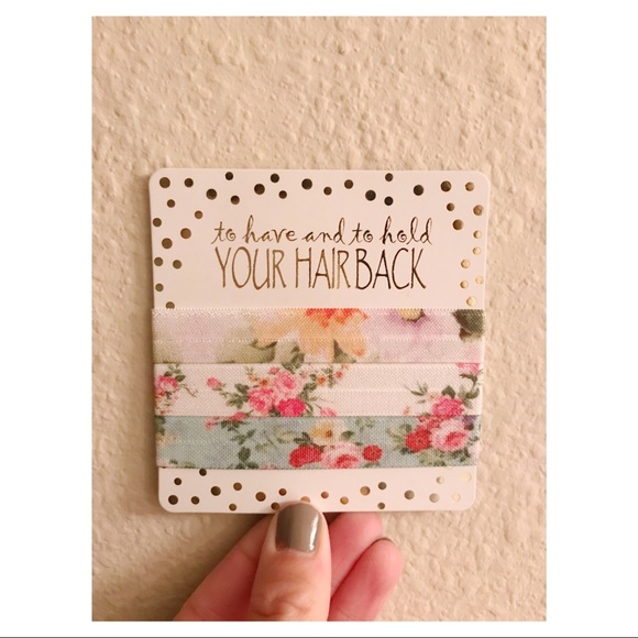 Accessories - NWOT Set of 3 Hair Ties